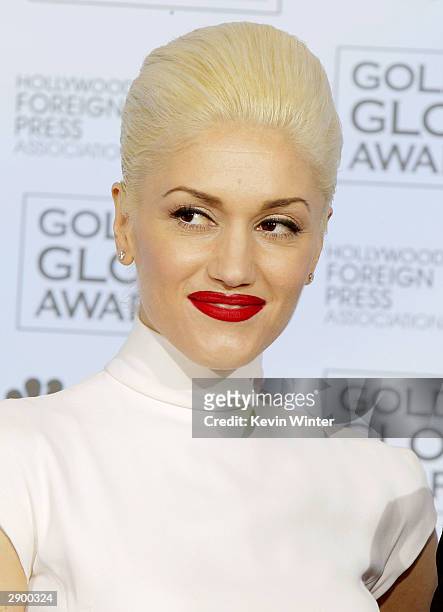 Singer Gwen Stefani poses backstage at the 61st Annual Golden Globe Awards at the Beverly Hilton Hotel on January 25, 2004 in Beverly Hills,...