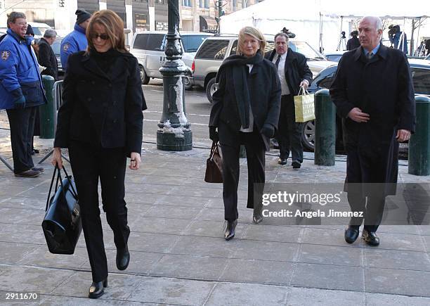 Martha Stewart , accompanied by her daughter Alexis , arrives at federal court January 29, 2004 in New York City. Stewart is charged with obstruction...