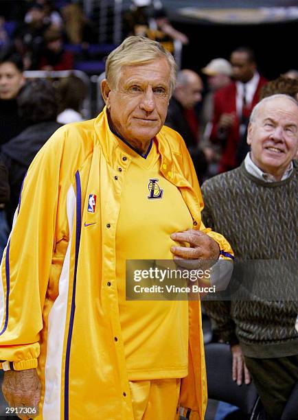 Actor Jerry Van Dyke attends the game between the Los Angeles Lakers and the Minnesota Timberwolves on January 30, 2004 in Los Angeles, California.