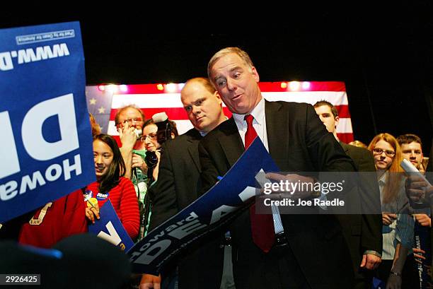 Democratic presidential candidate Howard Dean signs autographs after a campaign rally February 3, 2004 in Tacoma, Washington. The former Vermont...