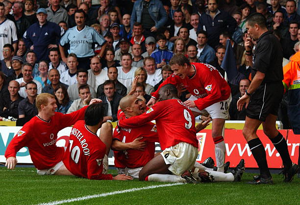 Juan Sebastian Veron celebrates elebrates scoring United's fourth goal during the FA Barclaycard Premiership match between Tottenham Hotspur v...