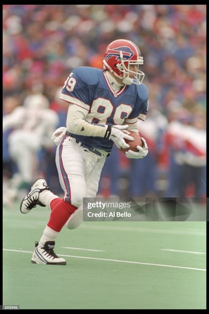 Stephen Tasker Wide receiver Steve Tasker of the Buffalo Bills runs down the field ...