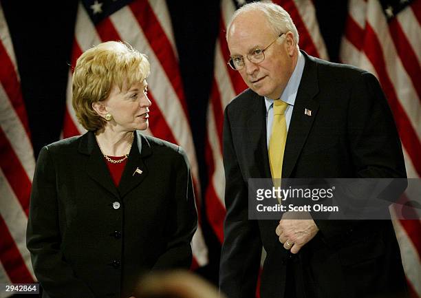 Vice President Dick Cheney speaks with his wife Lynne before delivering a speech at a fundraiser for Speaker of the House Dennis Hastert hosted by...