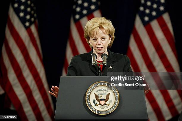 Lynne Cheney, wife of Vice President Dick Cheney, introduces her husband at a fundraiser for Speaker of the House Dennis Hastert hosted by the...