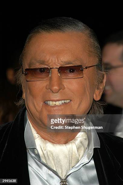 Producer Robert Evans arrives at The Clive Davis Pre-Grammy Party at The Beverly Hills Hotel on February 7, 2004 in Beverly Hills, California.