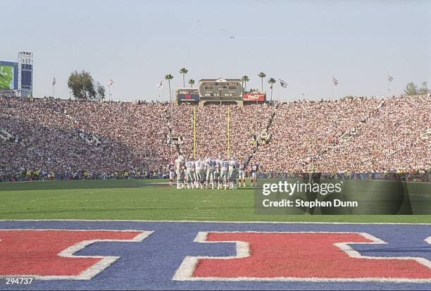 General view of the stadium packed with fans during the Super Bowl XXVII game between the Buffalo Bills and the Dallas Cowboys at the Rose Bowl in...