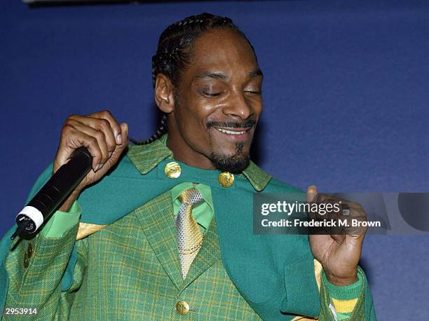 Recording artist Snoop Dogg performs during post Grammy William Morris party at the White Lotus Restaurant/Club on February 8, 2004 in Hollywood,...