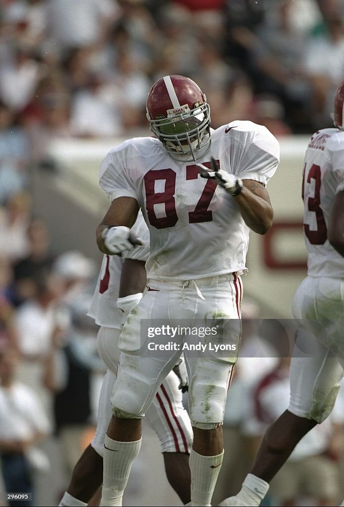 Demond Rudd Tight end Dwayne Rudd of the Alabama Crimson Tide walks down the ...