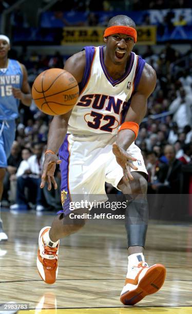 Amare Stoudemire from the Phoenix Suns of the Sophomore Team passes the ball during the Got Milk? Rookie Challenge, part of the 53rd NBA All-Star...