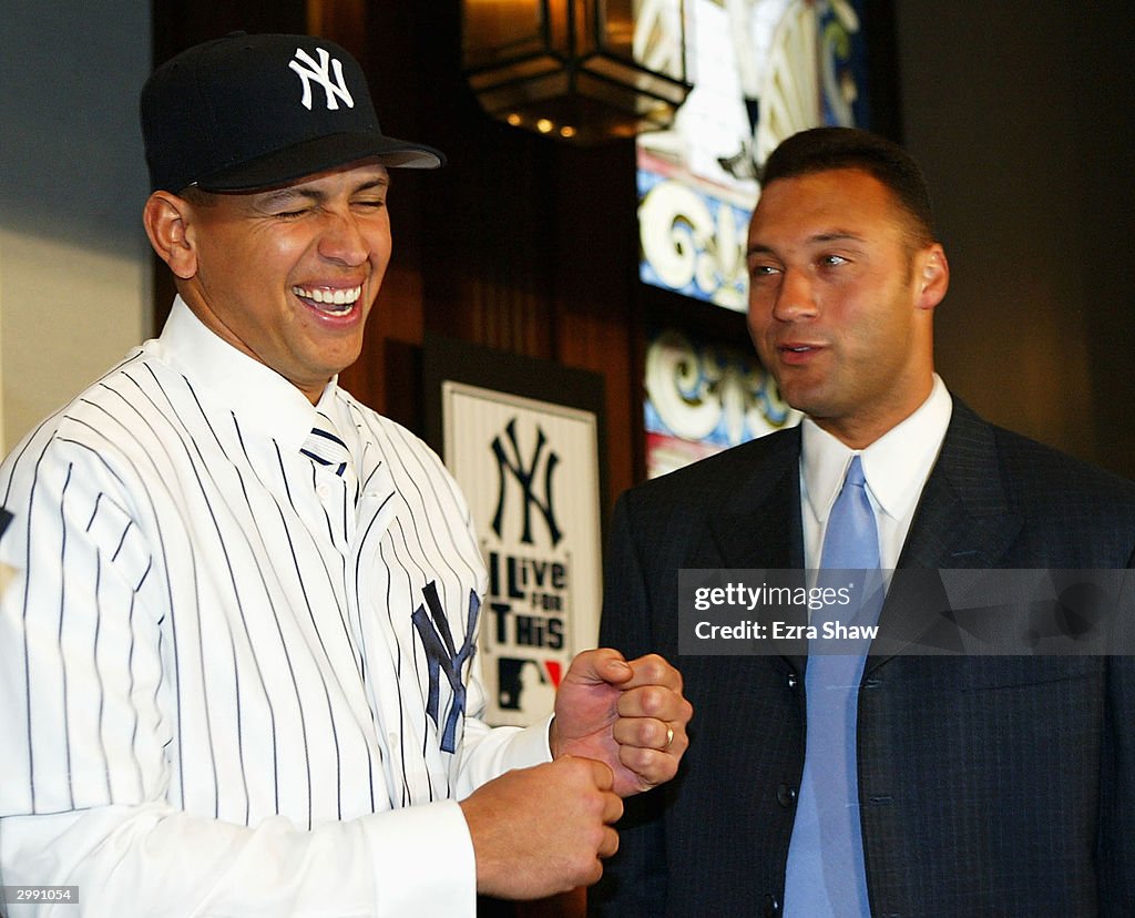 Alex Rodriguez Signs With Yankees