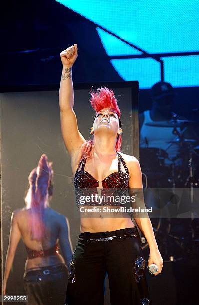 Pink 2004 34 Pink Performs Live In Dublin Stock Photos, High-Res Pictures, and ...