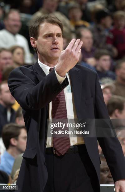 Head coach Rick Carlisle of the Indiana Pacers calls a play during the game against the New Orleans Hornets at Conseco Fieldhouse on February 17,...