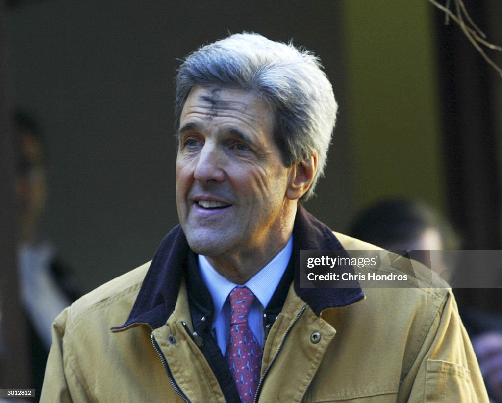 Senator Kerry Campaigns In Ohio