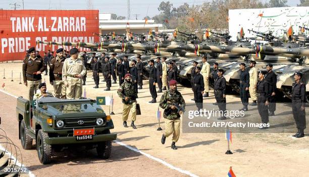 Pakistan Azrat Pakistani Al Zarrar Photos and Premium High Res Pictures - Getty Images