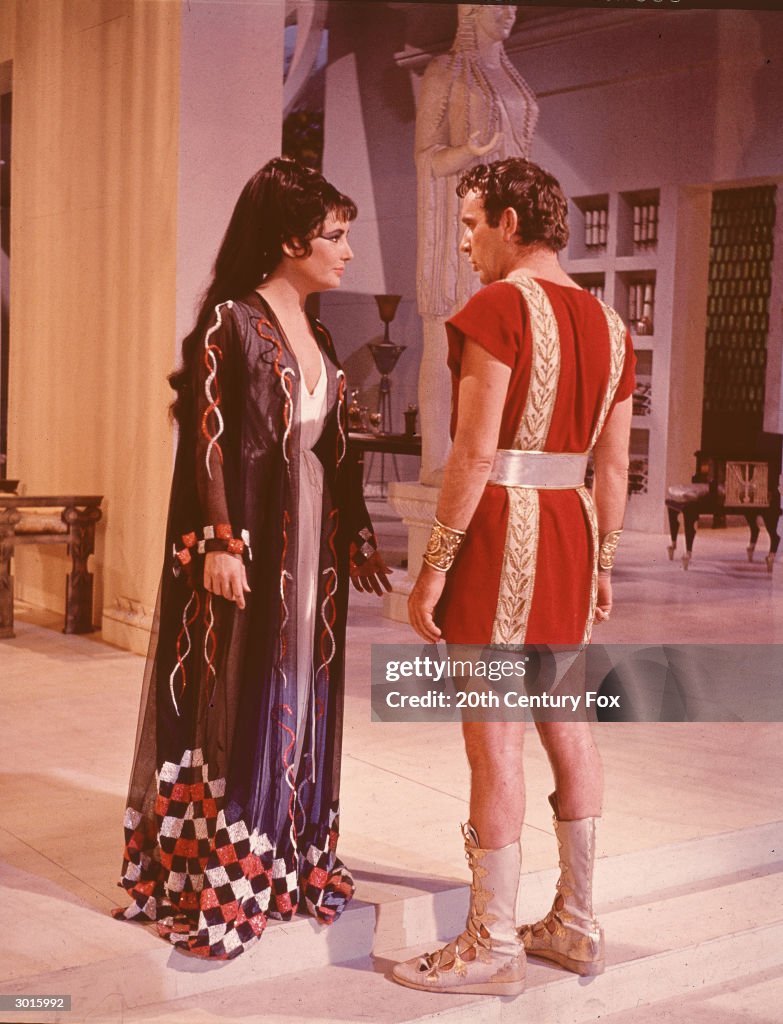 ELizabeth Taylor & Richard Burton In 'Cleopatra'
