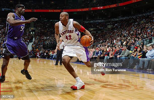 Raptors Donyell Marshall Photos and Premium High Res Pictures - Getty