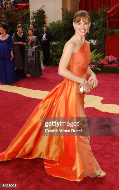Actress Jennifer Garner attends the 76th Annual Academy Awards at the Kodak Theater on February 29, 2004 in Hollywood, California.