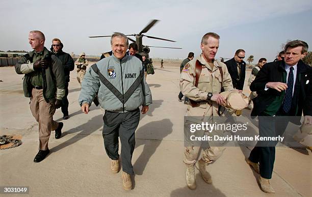 Donald Rumsfeld 1975 Us Rumsfeld Iraq Photos and Premium High Res Pictures - Getty Images
