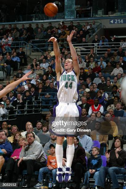 Keith Van Horn of the Milwaukee Bucks shoots against the Minnesota Timberwolves during the game at Bradley Center on February 24, 2004 in Milwaukee,...