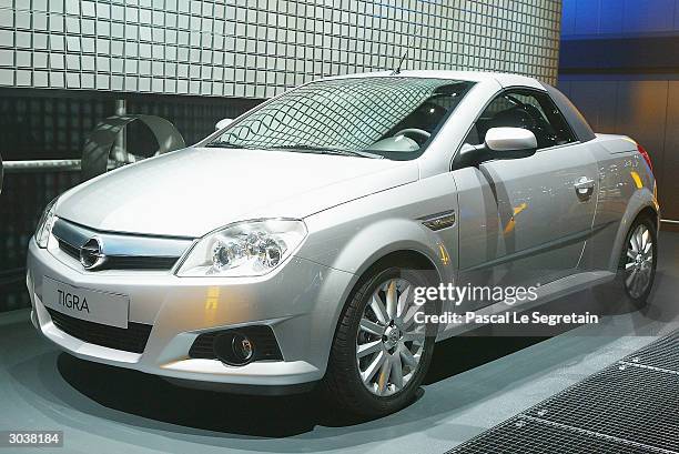 Opel Tigra Twin Top wins the "Cabrio of the year" award 2004 for his first world presentation, March 3, 2004 at the International Motor Show in...