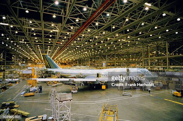 boeing 747 production line, seattle, washington, usa - boeing 747 interior stock pictures, royalty-free photos & images