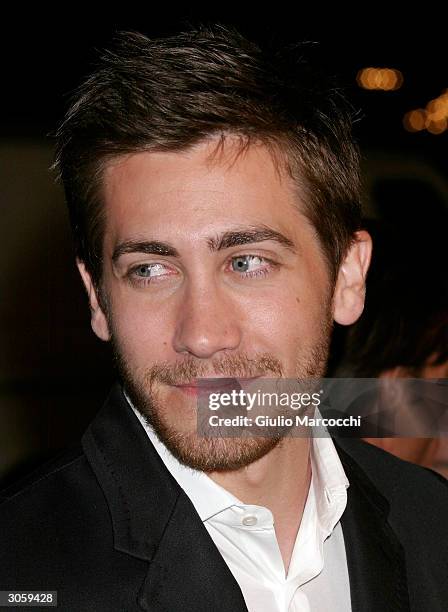 Actor Jake Gyllenhaal arrives at the world premiere of Focus Feature's "Eternal Sunshine of the Spotless Mind" on March 9, 2004 at the Samuel Goldwyn...