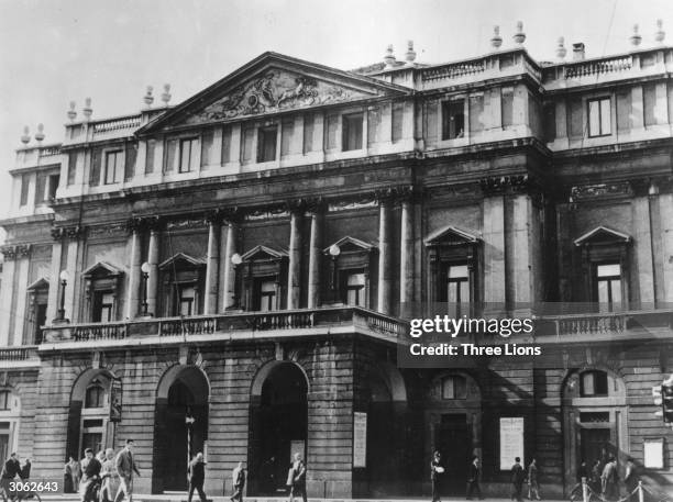 Facade Of Teatro Alla Scala Photos and Premium High Res Pictures Facade Of Teatro Alla Scala Photos and Premium High Res Pictures