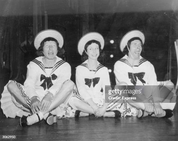 Danny Kaye , Vivien Leigh and Sir Laurence Olivier dressed up for the Sid Field tribute show.