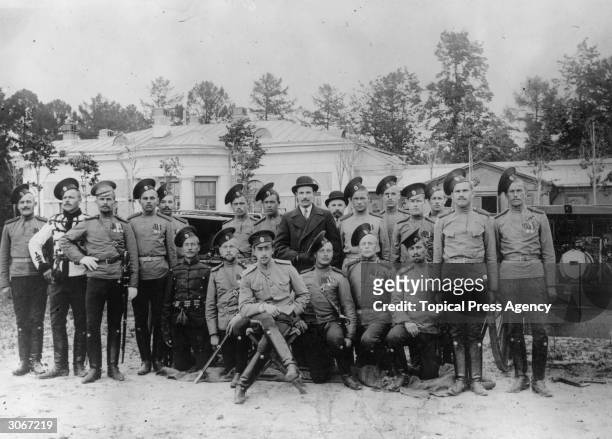 Physicist, inventor and Nobel prize winner, Marchese Guglielmo Marconi with Russian soldiers