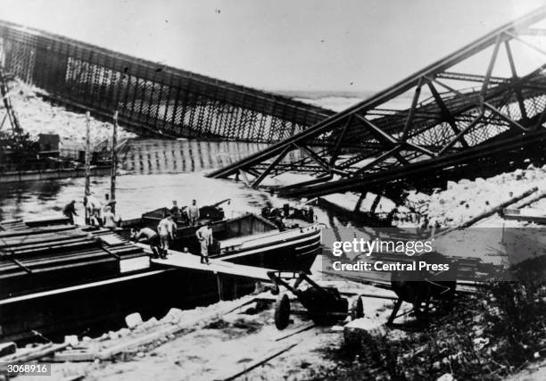 Polish troops destroying a bridge over the Vistula near Dirschau.