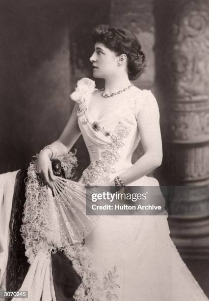 English actress Lillie Langtry , for whom Oscar Wilde wrote 'Lady Windermere's Fan'.