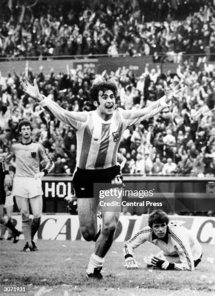Argentinian soccer star, Mario Kempes celebrates his goal against Holland in the World Cup Final played at the River Plate Stadium, Buenos Aires....