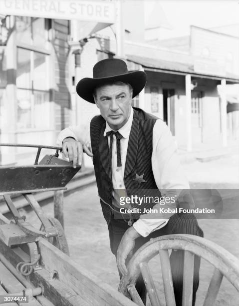 American actor Gary Cooper as sheriff Will Kane in Fred Zinnemann's 'High Noon', 1952.
