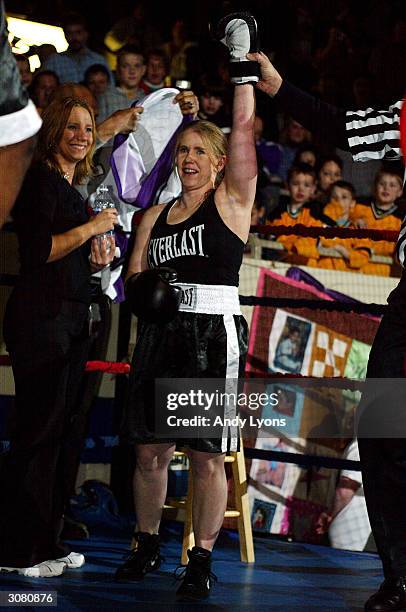 Tonya Harding Boxing Photos and Premium High Res Pictures - Getty Images