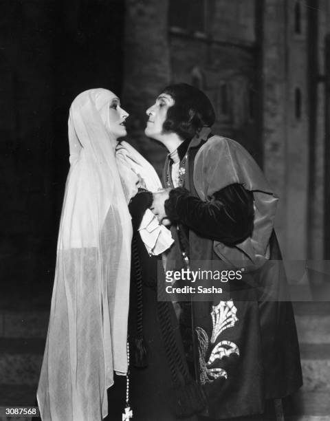 Madge Compton as Lady Anne Neville and Balliol Holloway as Richard III.
