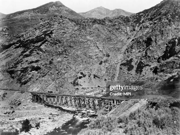 Devil Gate Train Devils Gate Bridge Photos and Premium High Res Pictures - Getty Images