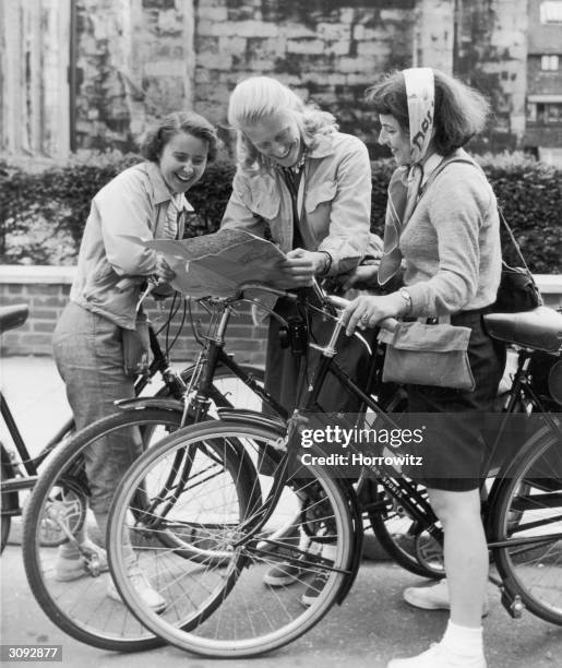 Doris Drake Diana Bicycle Photos and Premium High Res Pictures - Getty Images