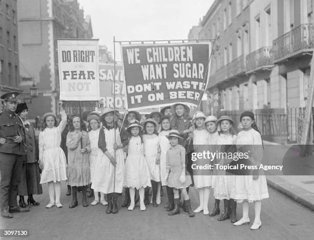 Prohibition Rally Button Prohibition Fashion Photos and Premium High Res Pictures - Getty Images