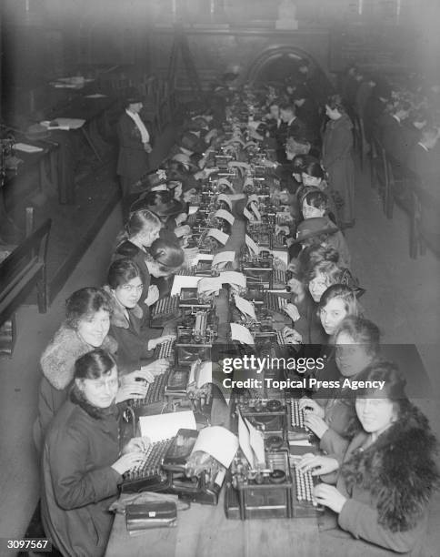 Type Writing Offices 26 Typewriting Class Stock Photos, High-Res Pictures, and Images ...