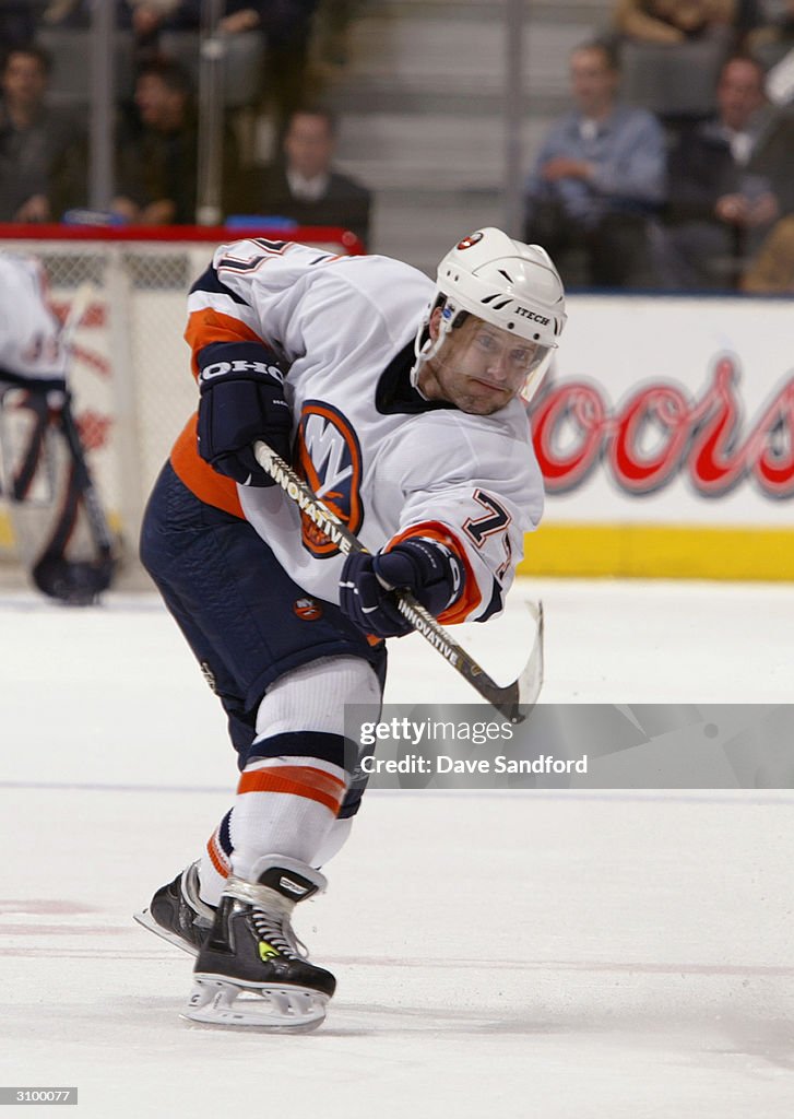 Islanders v Maple Leafs