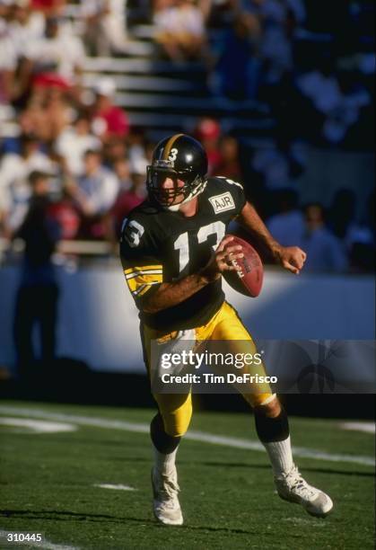 Quarterback Steve Bono of the Pittsburgh Steelers in action during a game against the Phoenix Cardinals at Sun Devil Stadium in Tempe, Arizona....