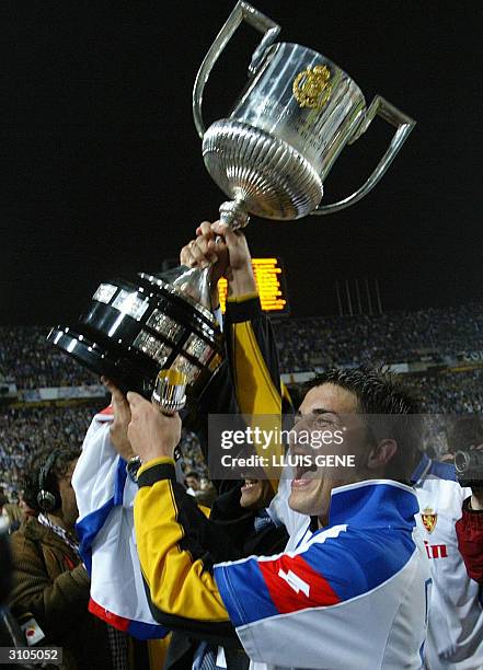 Zaragoza's David Villa celebrates after wining the King Cup final football match against Real Madrid in Olympic Stadium in Barcelona 17 March...