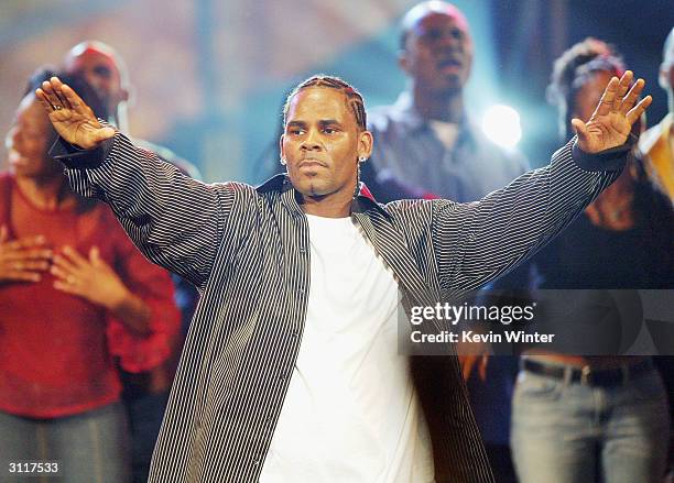 Kenneth Kelly Singe R R Kelly Singer Photos and Premium High Res Pictures - Getty Images