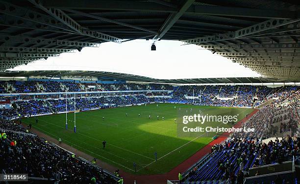 General view of the crowd in the Madejski Stadium as it reaches a record attendance for fans at a rugby union game during the Zurich Premiership...