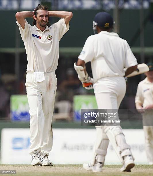 Jason Gillespie of Australia feels the heat during day two of the Third Test between Australia and Sri Lanka played at the Singhalese Sports Club on...