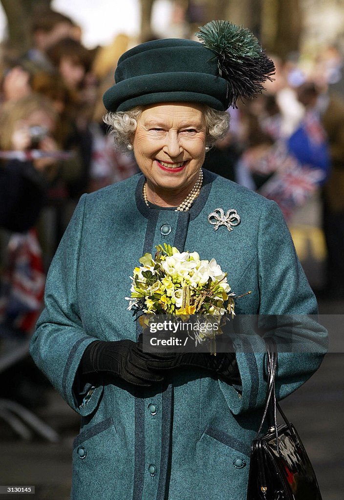 Queen Elizabeth II is greeted by wellwis