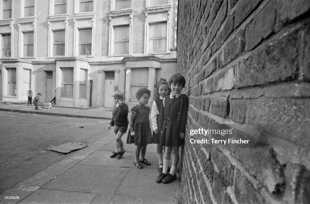 10 Rillington Place Map Children playing outside 10 Rillington Place, London, the home of the ...