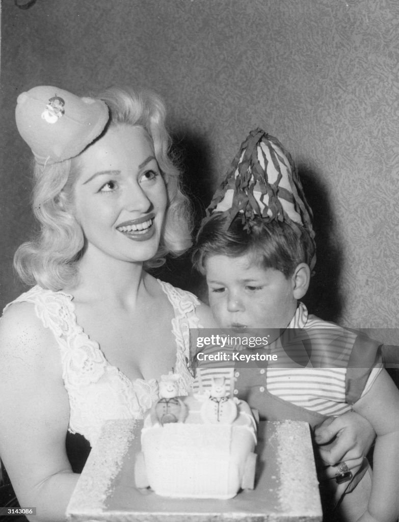 Actress Sheree Winton Helps Her Son Dale Celebrate His Third Birthday actress-sheree-winton-helps-her-son-dale-celebrate-his-third-birthday