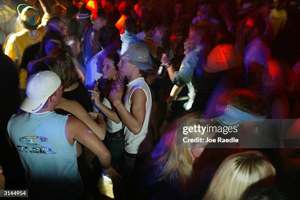 College Spring Break Photos and Premium High Res Pictures - Getty Images