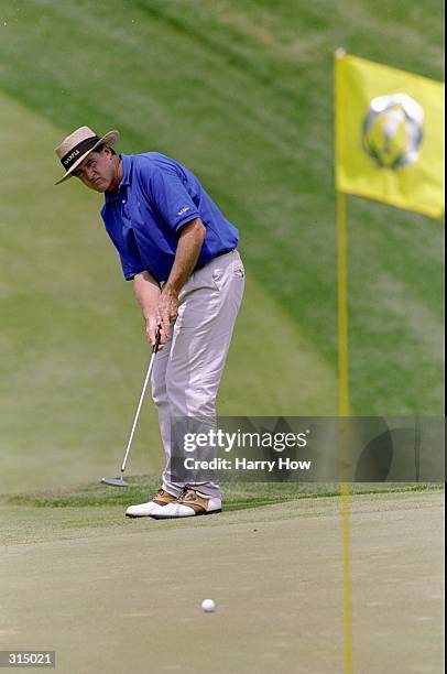 Trevor Dodds putts during the Memorial Golf Tournament at Murfield Village Golf Club in Dublin Ohio. Mandatory Credit: Harry How /Allsport